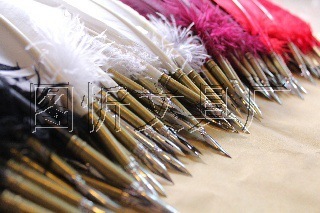 专业书写艺术 羽毛蘸水笔的现代传承与商业价值